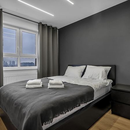 12Th Floor Wola Modern Apartment Warsaw Exterior photo