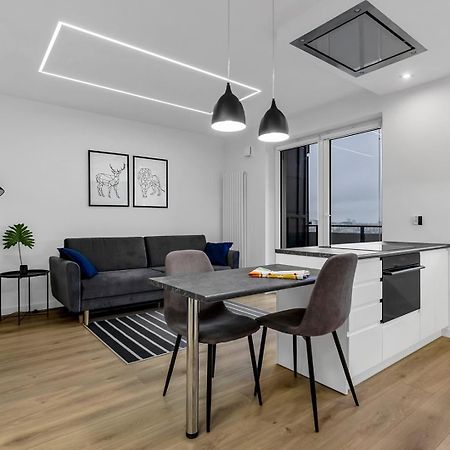 12Th Floor Wola Modern Apartment Warsaw Exterior photo